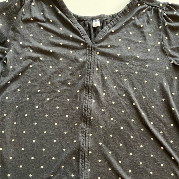 Old Navy Short Sleeve V-Neck Flutter Sleeve Top in Black with White Polka Dots - Picture 2 of 5